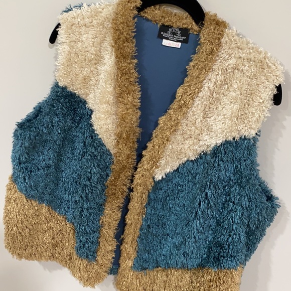 Pleasant Pheasant Faux Fur Color Block Vest - Picture 2 of 7